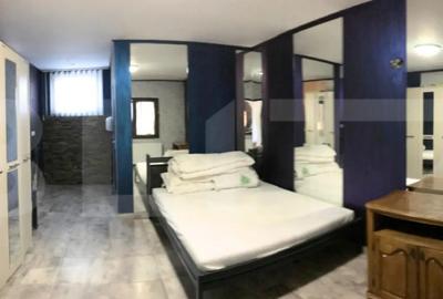 Casă cu 7 camere cu Teren 400 Mp în Central