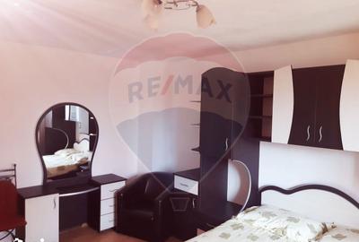 Casă cu 7 camere cu Teren 3580 Mp în Bran