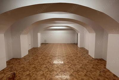 Spațiu comercial, de 100 mp, în Central