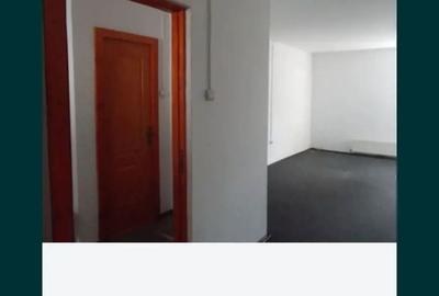 Inchiriez spatiu - 3