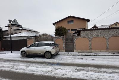 Casă individuală cu 8 camere cu Canalizare în Exterior Sud