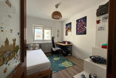 De vanzare 4 camere- Bd Ion Mihalache - 2