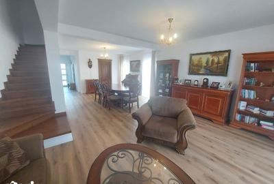 Casă cu 4 camere cu Teren 255 Mp în Central - 15