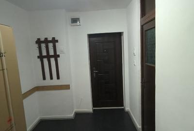 Garsonieră decomandată în 13 Septembrie - 2