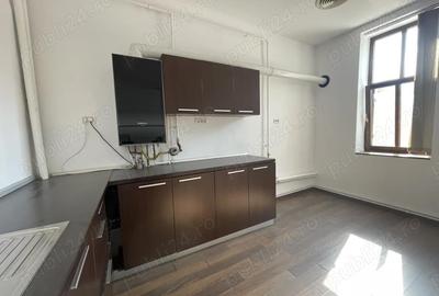 Apartament cu 5 camere decomandat în Central - 6