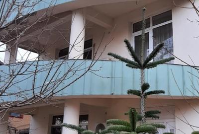 Casă cu 6 camere cu Teren 321 Mp în Plantelor - 2