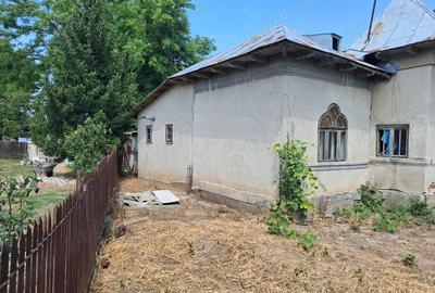Casă cu 5 camere cu Teren 2636 Mp în Gherghița - 10