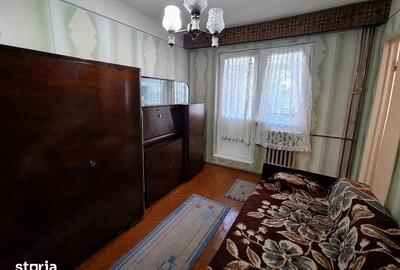 Apartament cu 3 camere semidecomandat în Circumvalațiunii