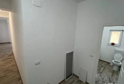Spațiu comercial, de 54 mp, în Central - 4