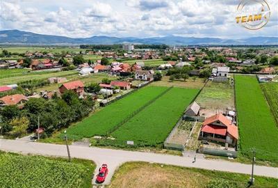 Teren Construcții intravilan de 1833 mp, în Exterior Est