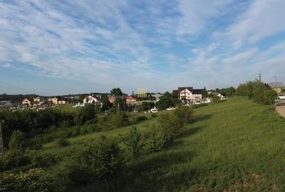 Teren de 1100 mp, în Central - 2