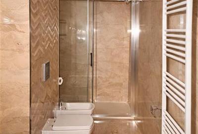 Apartament cu 2 camere decomandat în Tractorul - 13