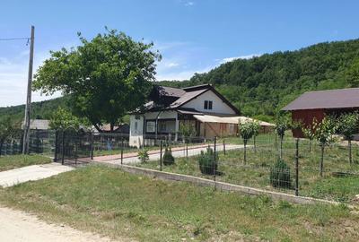 Casă cu 4 camere în Ciomăgești - 2