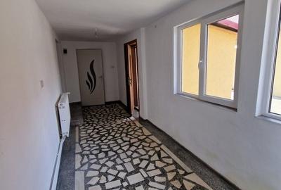 Fabric/Complex - casa 3 camere - 400 mp teren- renovat - 13