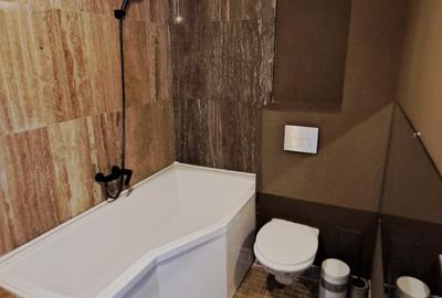 APARTAMENT 3 CAMERE   CU 3 BAI - LUX - LOC PARCARE - COMISION 0 - 22