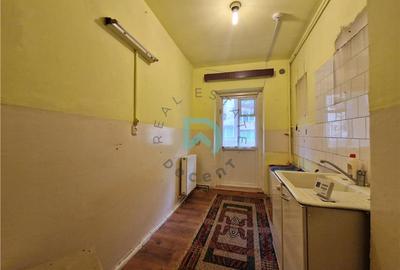 Apartament cu 2 camere decomandat în Tractorul - 13