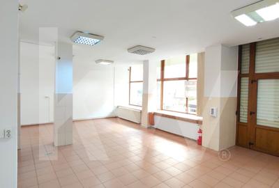 SPATIU COMERCIAL DE INCHIRIAT VALEA AURIE - 1