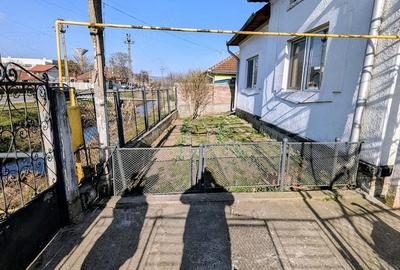 Casă cu 3 camere cu Teren 845 Mp în Central - 1