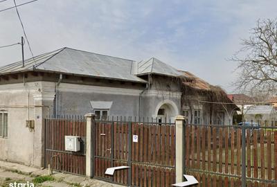 Casă cu 2 camere cu Teren 650 Mp în Central