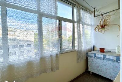 Apartament cu 3 camere decomandat, mobilat în Tomis I - 12