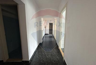 Apartament cu 3 camere în Central - 13