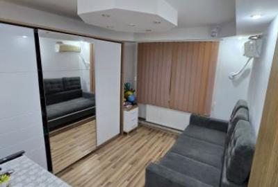 Apartament mobilat si utilat 3 camere decomandat Aparatorii Patriei Berceni 120 000 EUR negociabil