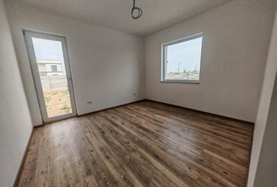 Casă individuală cu 5 camere cu Canalizare în Tunari - 9