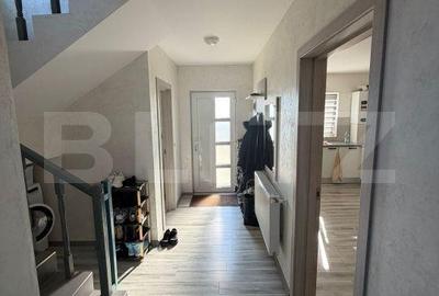 Casă cu 4 camere în Ipotești - 1
