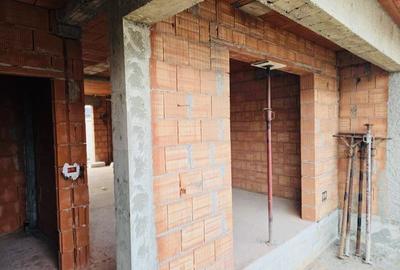 Casă cu 5 camere cu Teren 265 Mp în Est - 5