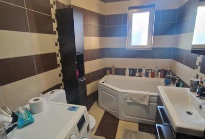 Casă cu 5 camere cu Teren 315 Mp în Moșnița Nouă - 2