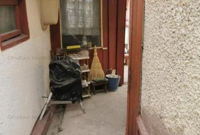 Casă cu 8 camere cu Canalizare în Central - 5