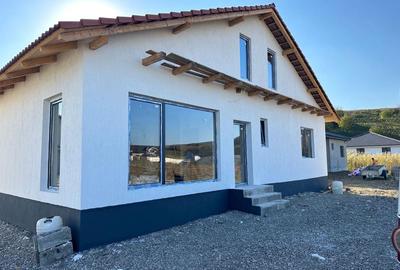 Casă cu 4 camere în Central - 3