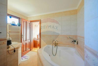 De vanzare vila cu 7 camere, drum privat, in zona de Dealuri - 28