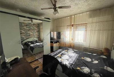 Apartament cu 3 camere decomandat în Nufărul