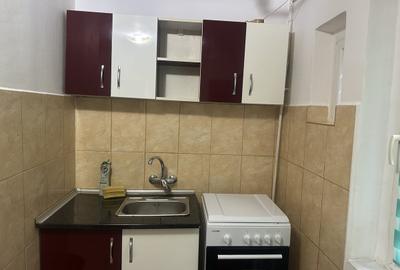 Garsonieră decomandată în Uverturii - 1