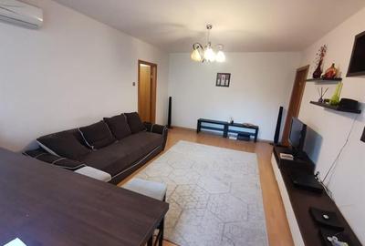 Apartament cu 3 camere semidecomandat, mobilat în Drumul Taberei