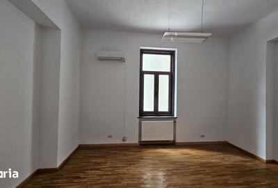 Spațiu comercial, de 159 mp, în Romană - 2