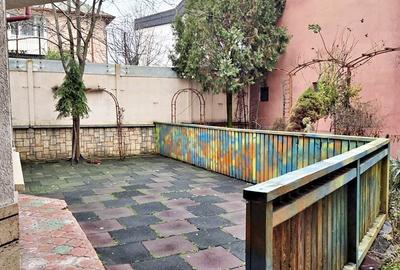 Casă cu 11 camere cu Canalizare în Central - 2