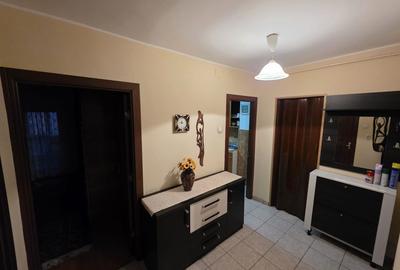 Apartament cu 2 camere decomandat în 1 Mai - 2