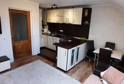 Apartament cu 2 camere, mobilat în Ștrand
