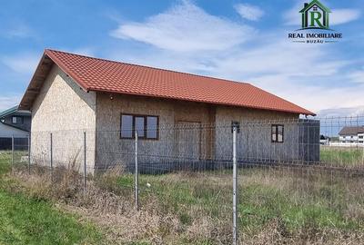 Casă cu 3 camere cu Teren 1000 Mp în Central - 2