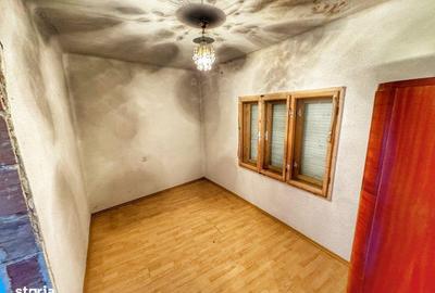 Casă cu 3 camere cu Teren 351 Mp în Sadu - 9