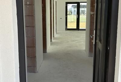 Casă cu 4 camere cu Teren 553 Mp în Sântandrei - 3