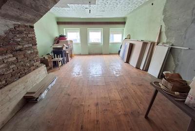 Apartament cu 4 camere decomandat în Central - 2