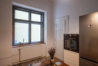 Ultracentral | Cladire Istorica | 3 camere | Etaj Intermediar. - 5