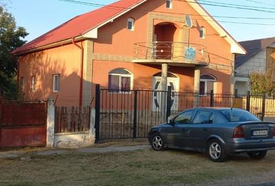 Casă cu 3 camere în Ciuperceni - 1