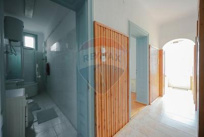 Casă cu 4 camere cu Teren 360 Mp în Central - 11