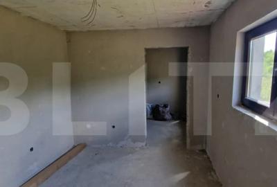 Casă cu 4 camere cu Teren 1000 Mp în Central - 3