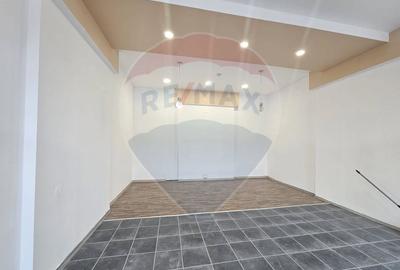 Spațiu comercial, de 30 mp, în Central - 3