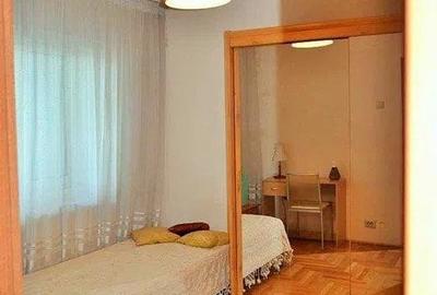 Apartament cu 4 camere decomandat, mobilat în Victoriei